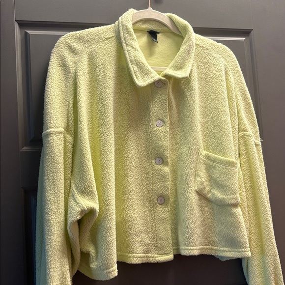 Soft and cozy crop top button up shirt with collar cotton polly blend NWOT - Picture 4 of 7